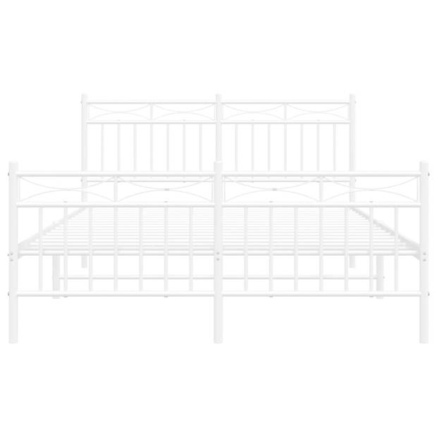 vidaXL Bedframe met hoofd- en voeteneinde metaal wit 135x190 cm