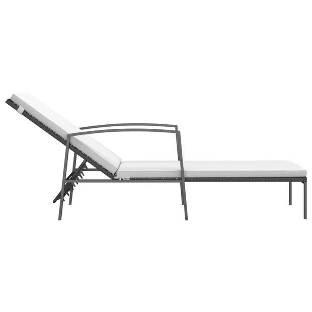 The Living Store Loungestoel Poly Rattan - 195x60 cm - Verstelbare Rugleuning - Zwart - Incl - Kussens