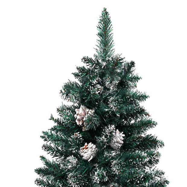 The Living Store Smalle kerstboom - met naaldtakken en dennenappels - PVC/grenenhout/staal - 150 cm - groen