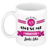 Bellatio Decorations Cadeau koffiemok voor een geweldige mentor - roze - keramiek - 300 ml - feest mokken