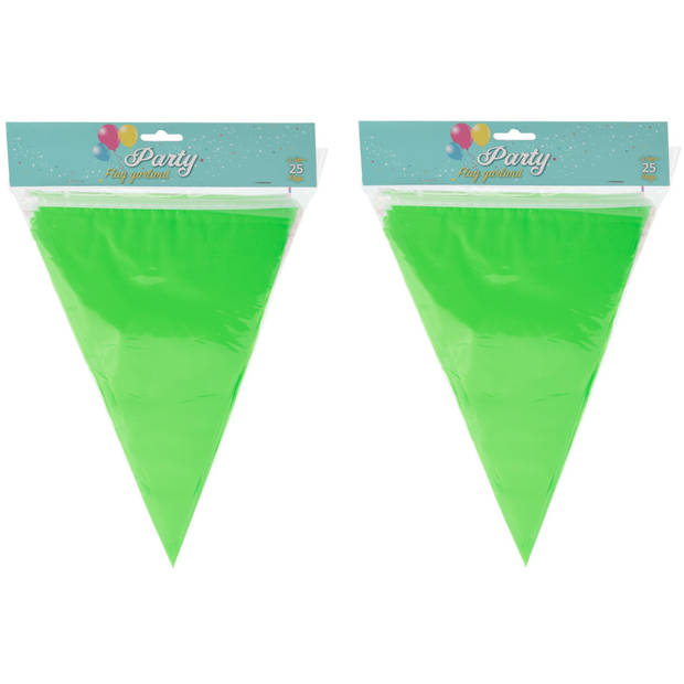Party Vlaggenlijn - 2x - binnen/buiten - plastic - groen - 600 cm - 25 vlaggetjes - Vlaggenlijnen