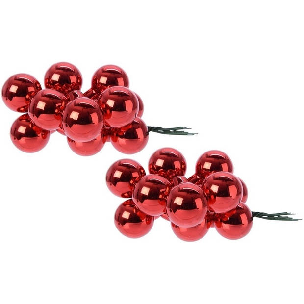 Rode mini kerststukjes insteek kerstballetjes 2 cm - Kerststukjes