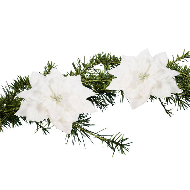 2x stuks kerstboomversiering op clip witte besneeuwde bloemen 15 cm - Kersthangers