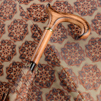 Gastrock Paraplu wandelstok – Italiaanse satijn stof – Beige – Derby handvat – Doorsnede 90 cm – 78 cm lang
