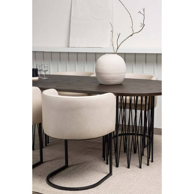 Stone eethoek tafel mokka en 4 Simrishamn stoelen beige.