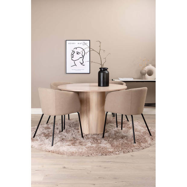 Bianca eethoek tafel whitewash en 4 berit stoelen beige.