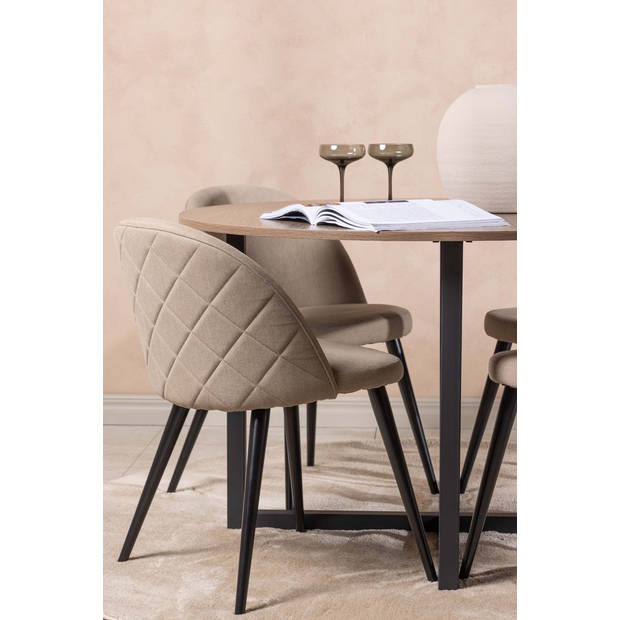 Durango eethoek tafel okkernoot decor en 4 Velvet stoelen beige.