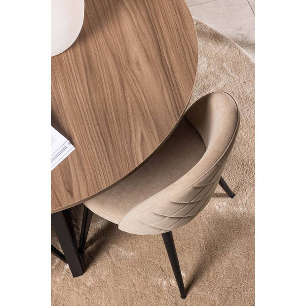 Durango eethoek tafel okkernoot decor en 4 Velvet stoelen beige.