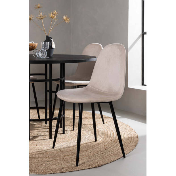 Copenhagen eethoek tafel zwart en 4 Polar stoelen beige.