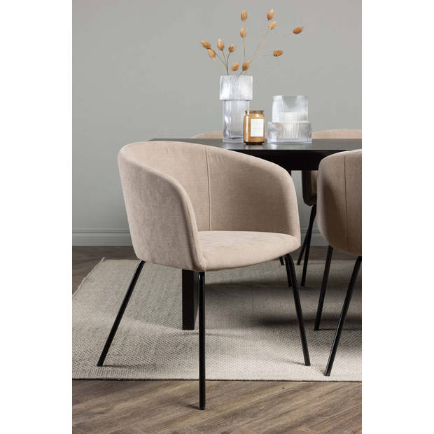 Vail eethoek tafel zwart en 6 berit stoelen beige.