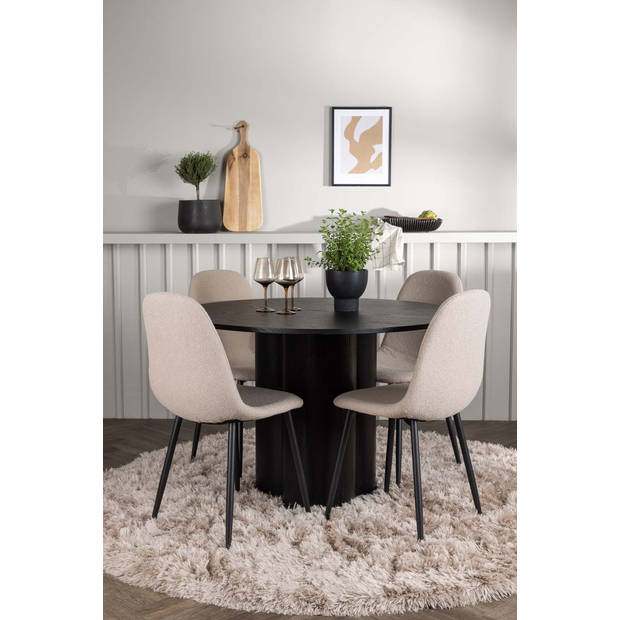 Olivia eethoek tafel zwart en 4 Polar stoelen beige.