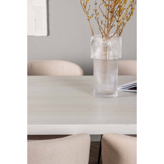 Olga eethoek tafel wit en 6 Modesto stoelen beige.