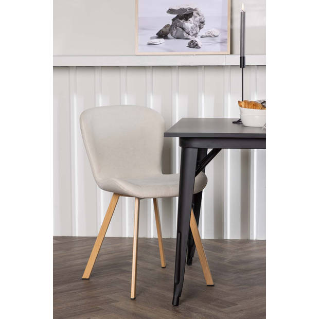 Tempe eethoek tafel zwart en 2 Lilja stoelen beige.