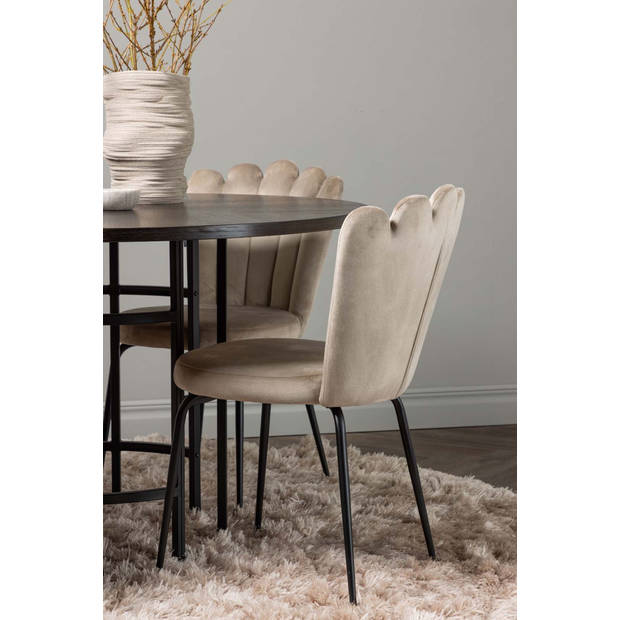 Copenhagen eethoek tafel mokka en 4 Limhamn stoelen beige.