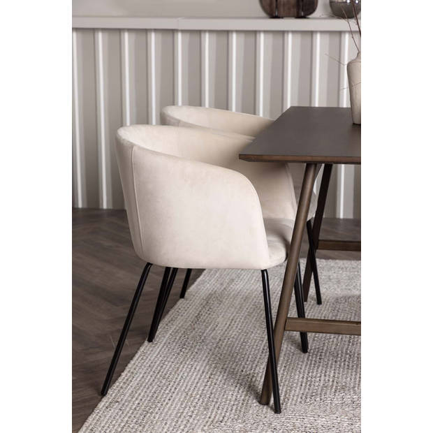 Kaseidon eethoek tafel bruin en 4 berit stoelen beige.