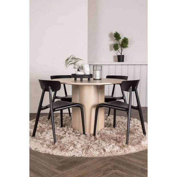 Olivia eethoek tafel whitewash en 4 Ursholmen stoelen zwart.