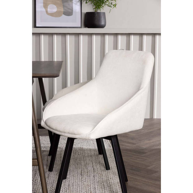 Kaseidon eethoek tafel bruin en 4 Rosie stoelen beige.