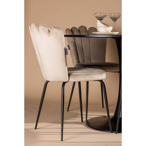 Glade eethoek tafel zwart en 4 Limhamn stoelen beige.