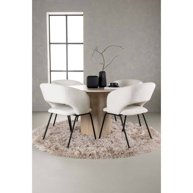 Olivia eethoek tafel whitewash en 4 Day stoelen offwhite.