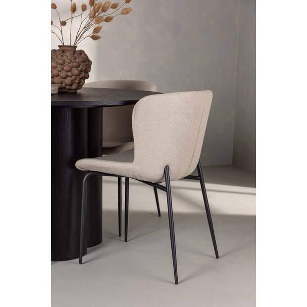 Olivia eethoek tafel zwart en 4 Modesto stoelen beige.