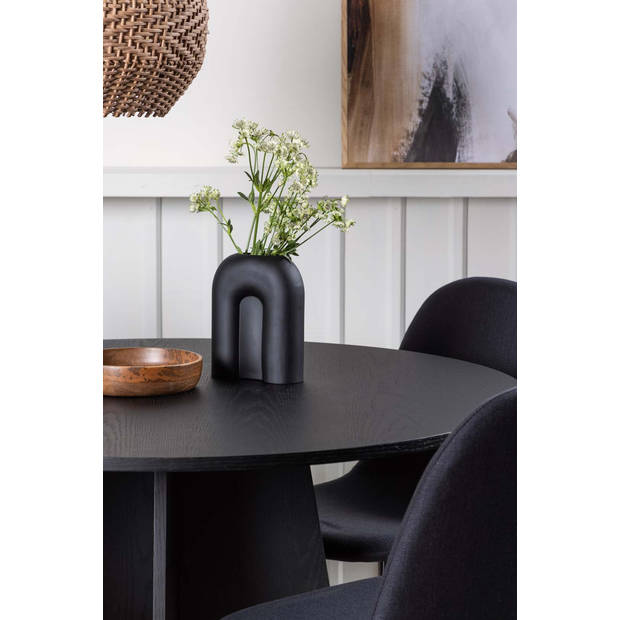 Bootcut eethoek tafel zwart en 4 Polar stoelen zwart.