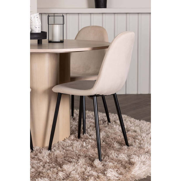 Olivia eethoek tafel whitewash en 4 Polar stoelen beige.