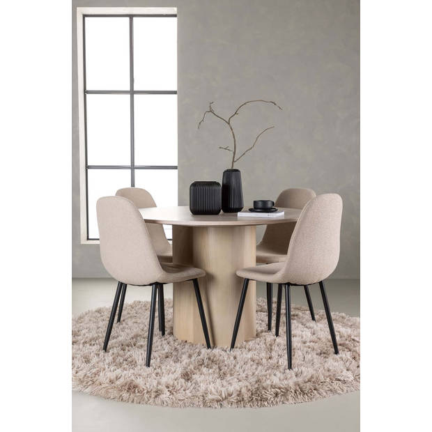 Olivia eethoek tafel whitewash en 4 Polar stoelen beige.