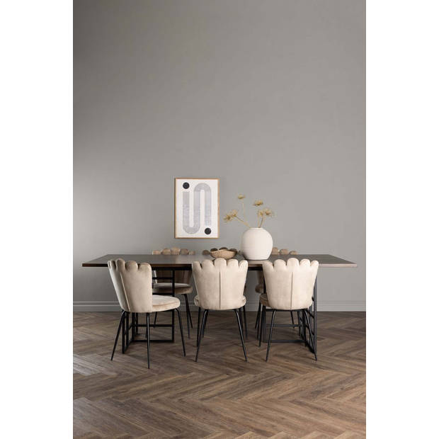 Ystad eethoek tafel mokka en 6 Limhamn stoelen beige.