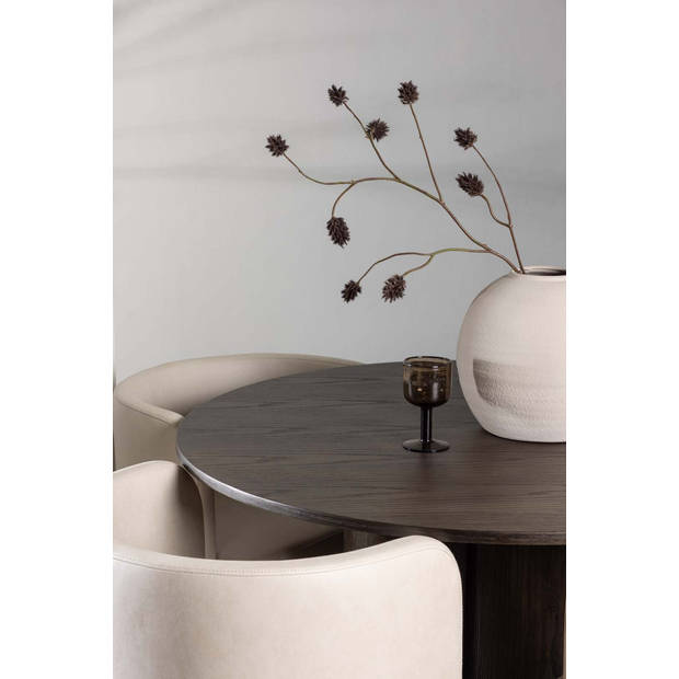 Olivia eethoek tafel mokka en 4 Simrishamn stoelen beige.