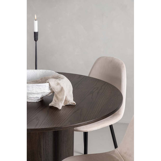 Olivia eethoek tafel mokka en 4 Polar stoelen beige.