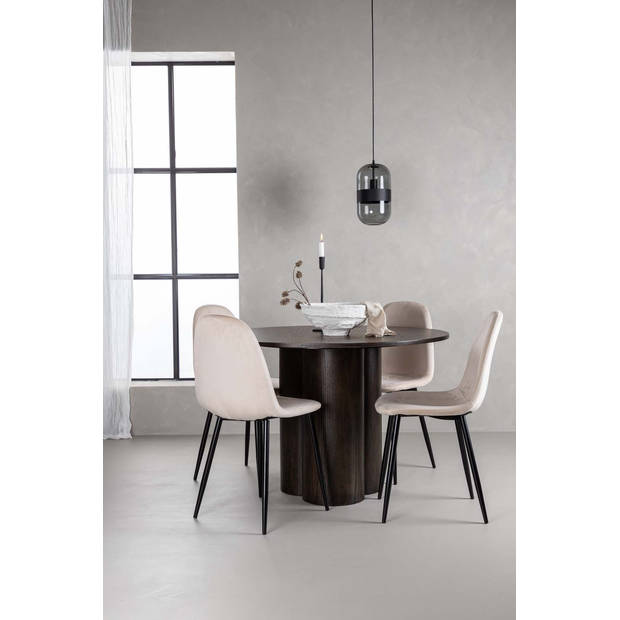 Olivia eethoek tafel mokka en 4 Polar stoelen beige.