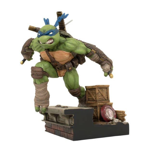 Teenage Mutant Ninja Turtle: Leonardo PVC Statue