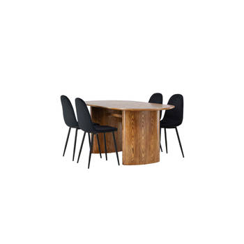 Isolde eethoek tafel naturel en 4 Polar stoelen zwart.