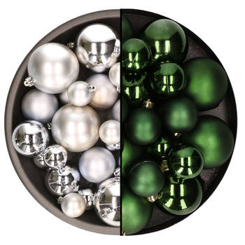 Kerstversiering kunststof kerstballen mix zilver/donkergroen 6-8-10 cm pakket van 44x stuks - Kerstbal