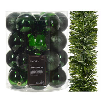 Kerstversiering set - donkergroen - kerstballen 6 cm en slinger - kunststof - Kerstbal