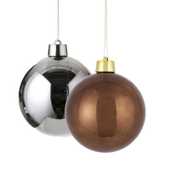 Kerstversieringen set van 2x grote kunststof kerstballen bruin en zilver 20 cm glans - Kerstbal