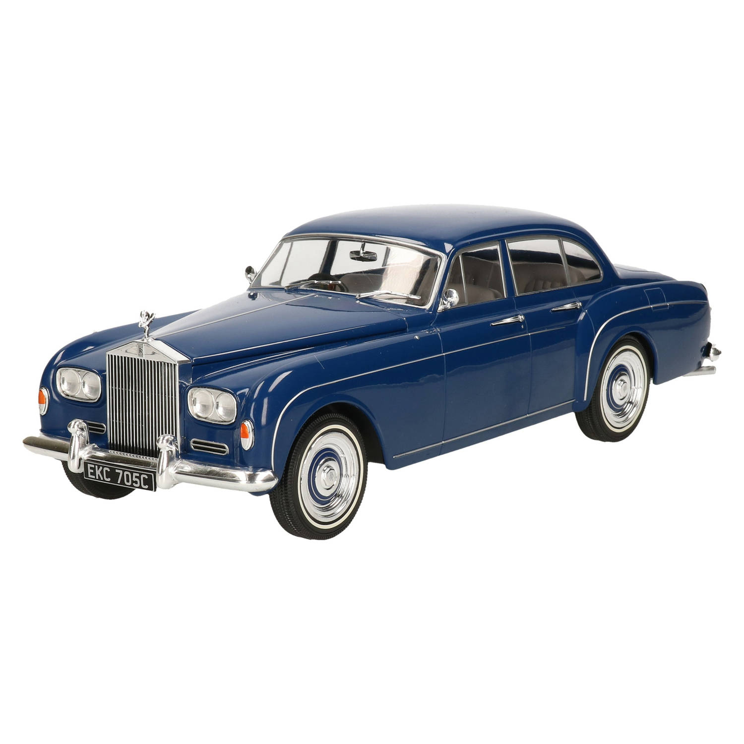 Het 1:18 gegoten model van de Rolls Royce Silver Cloud III H.J. Mulliner uit 1965 in blauw. De fabrikant van het schaalmodel is MCG. Dit model is alleen online verkrijgbaar