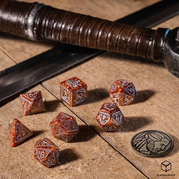 Q-Workshop The Witcher Dice Set - Geralt - De Monsterdoder (7 stuks + munt)