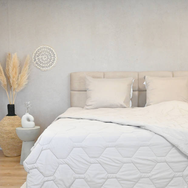 HappyBed Taupe 200x200 - Wasbaar dekbed zonder overtrek - Bedrukt dekbed zonder hoes