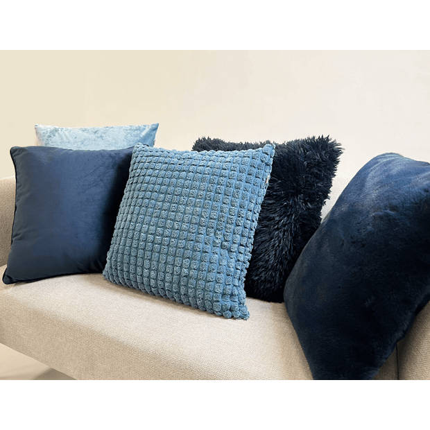 Dutch Decor - FLUFFY - Sierkussen 60x60 cm - superzacht - XL kussen - Provincial Blue - blauw