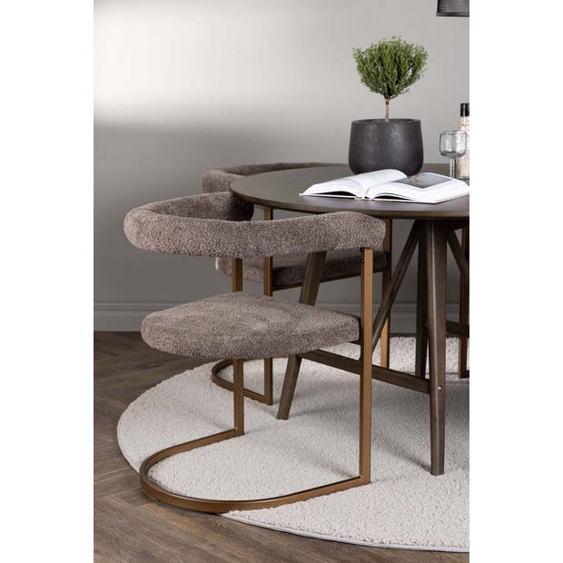 Kaseindon eethoek tafel bruin en 4 Morning stoelen bruin.