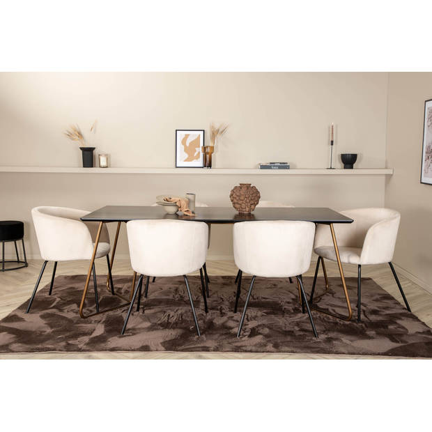 PippiCO eethoek eetkamertafel zwart en 6 Berit eetkamerstal velours beige.