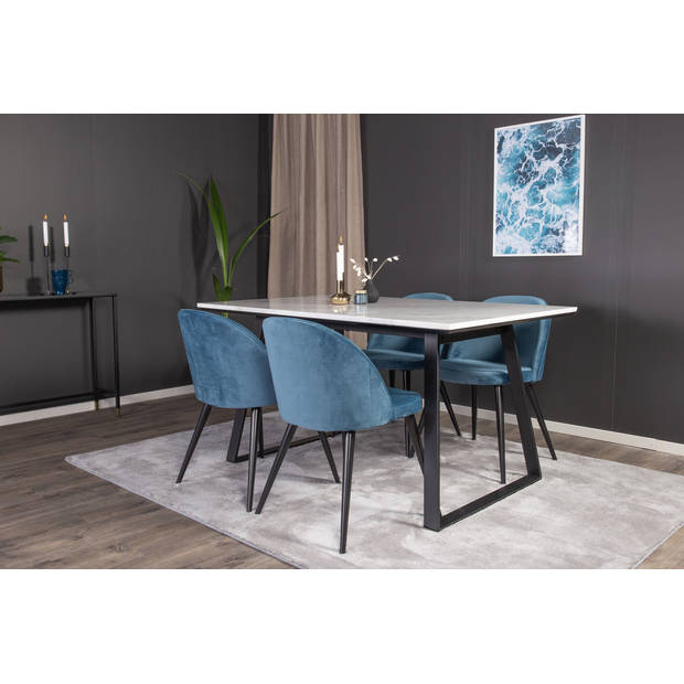 Estelle eethoek eetkamertafel marmer wit en 4 Velvet eetkamerstal velours blauw, zwart.