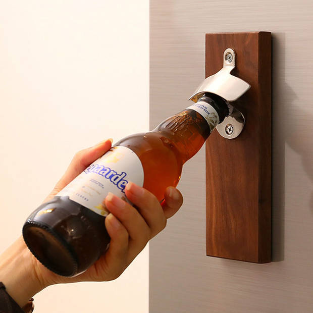 Bierkoelkast.nl Houten magnetische bieropener muur - flessenopener muur - bier opener