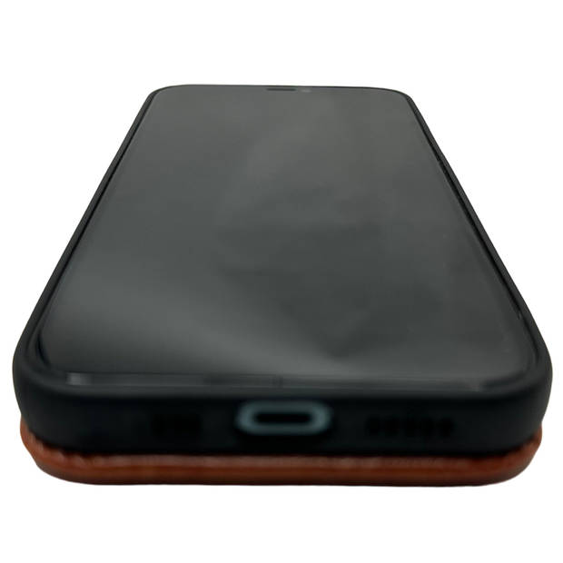 HEM Luxe Lederen Back Cover - Geschikt voor iPhone 15 Pro Max - Bruin - Telefoonhoesje / Achterkant voor 3 pasjes