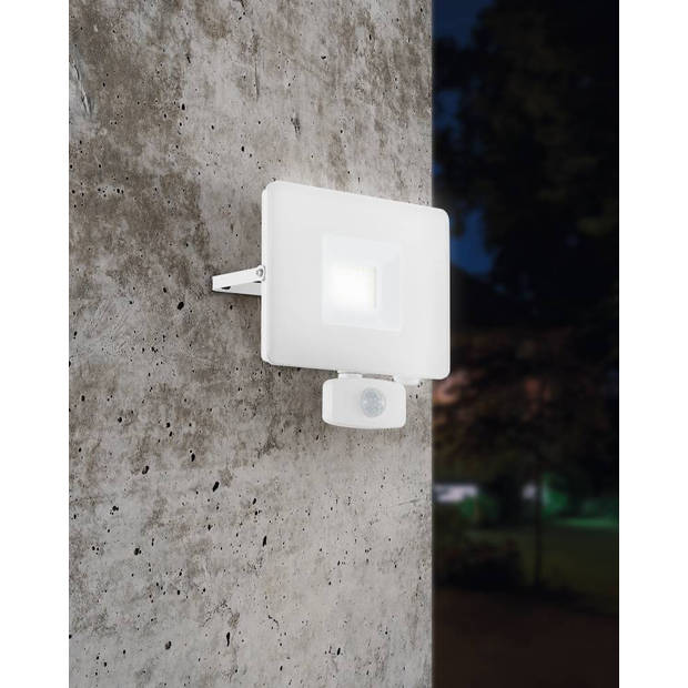 EGLO Faedo 3 Wandlamp buiten - LED - 17.5 cm - Wit