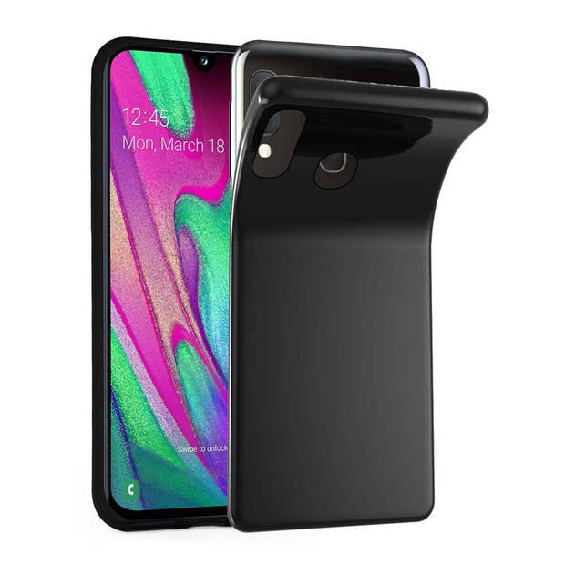 Cadorabo Hoesje geschikt voor Samsung Galaxy A40 in ZWART - Beschermhoes Cover gemaakt van TPU Silicone Case