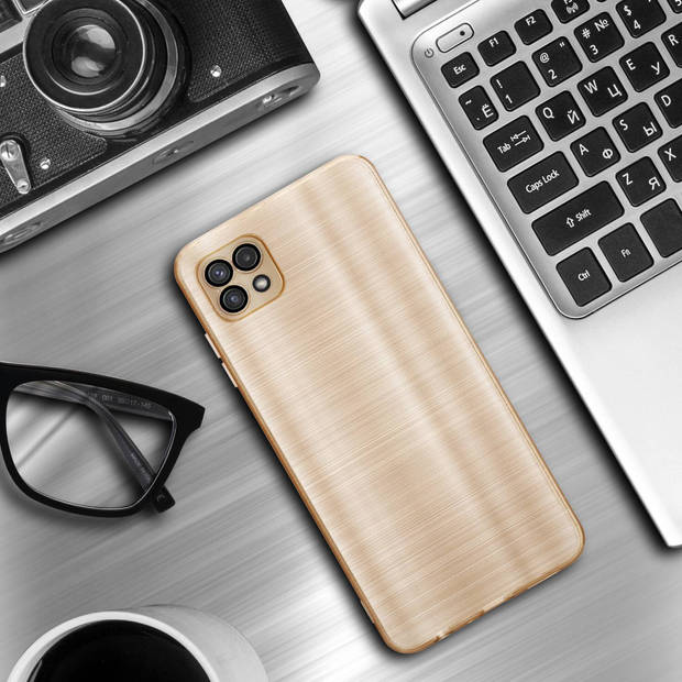 Cadorabo Hoesje geschikt voor Samsung Galaxy A22 5G in Brushed Goud - Beschermhoes Case Cover TPU silicone