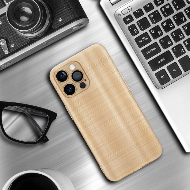 Cadorabo Hoesje geschikt voor Apple iPhone 12 PRO in Brushed Goud - Beschermhoes Case Cover TPU silicone