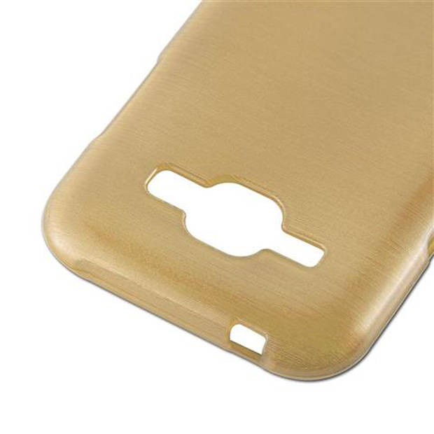 Cadorabo Hoesje geschikt voor Samsung Galaxy J1 2015 in GOUD - Beschermhoes TPU silicone Case Cover Brushed